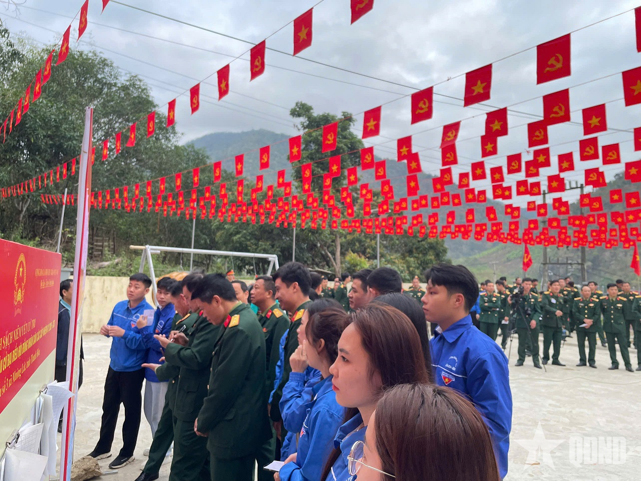 Quân khu 4: Rộn ràng Ngày hội non sông

